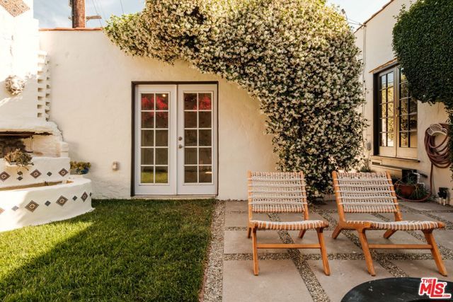 4260 S Norton Avenue, Los Angeles, CA 90008