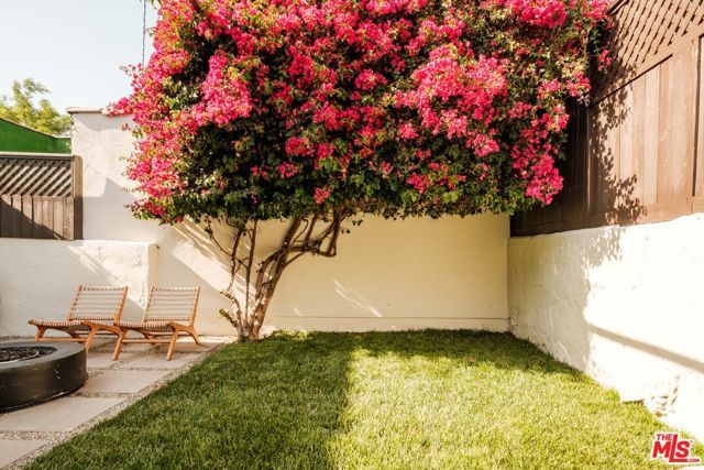 4260 S Norton Avenue, Los Angeles, CA 90008