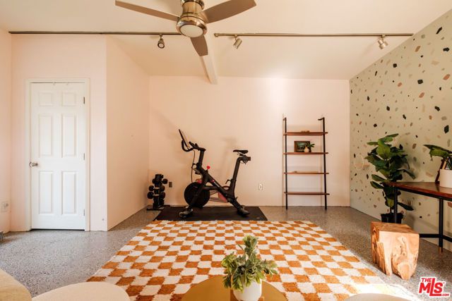 4260 S Norton Avenue, Los Angeles, CA 90008