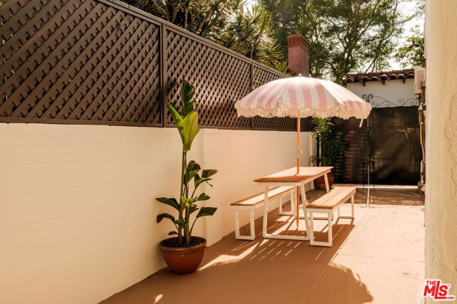 4260 S Norton Avenue, Los Angeles, CA 90008