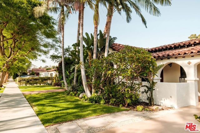 4260 S Norton Avenue, Los Angeles, CA 90008