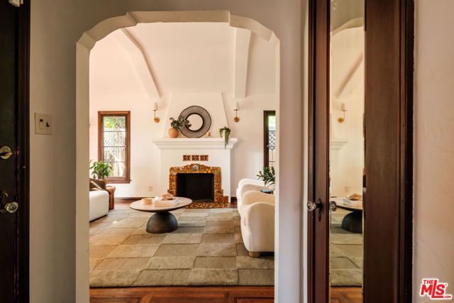 4260 S Norton Avenue, Los Angeles, CA 90008