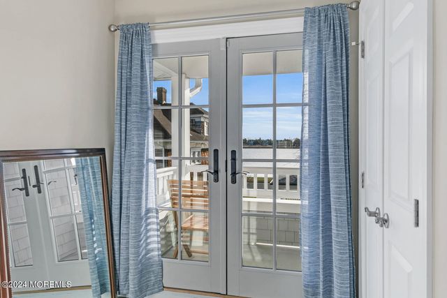 303 Pennsylvania Avenue, Spring Lake, NJ 07762