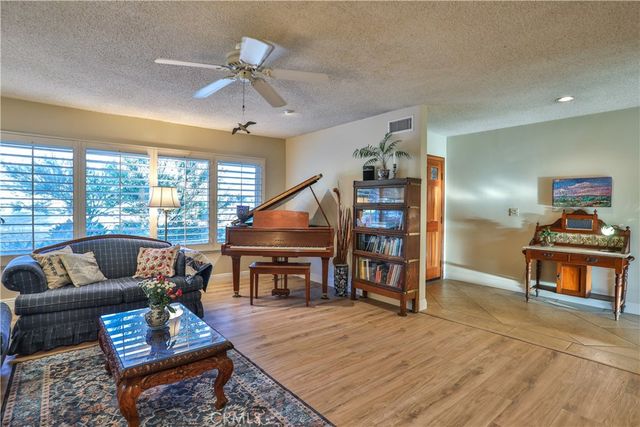 1545 Seneca Place, Claremont, CA 91711