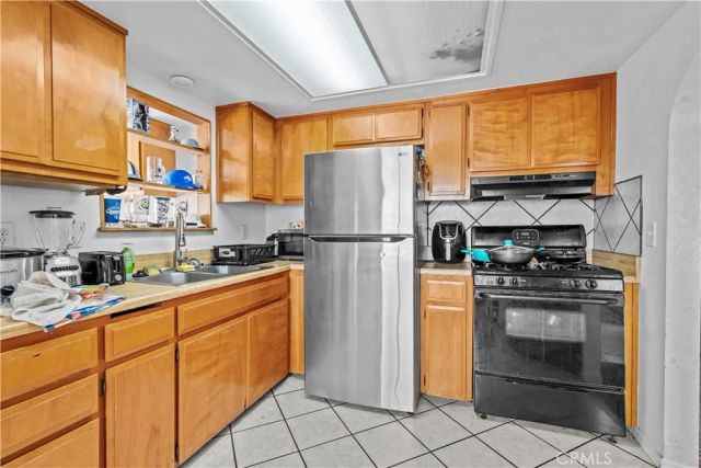 243 W C Street, Colton, CA 92324