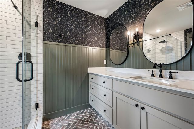 1702 SW D Street, Bentonville, AR 72712