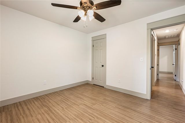 1702 SW D Street, Bentonville, AR 72712
