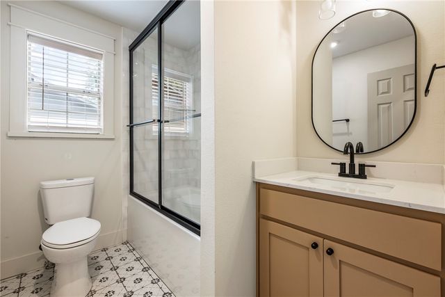 1702 SW D Street, Bentonville, AR 72712