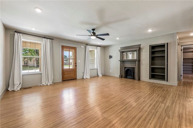 1702 SW D Street, Bentonville, AR 72712
