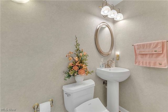 4430 Bentley Drive, North Olmsted, OH 44070