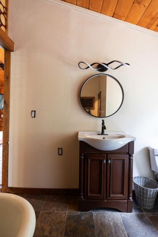 1899 Rousseau Road, Royalton, VT 05068