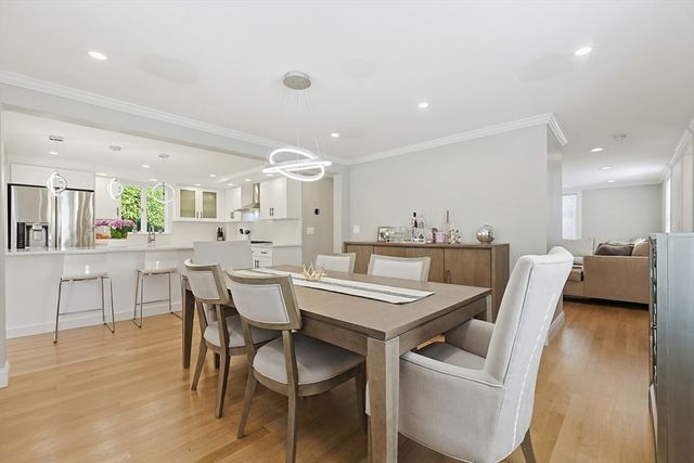 8 Woodbury Ave, Saugus, MA 01906
