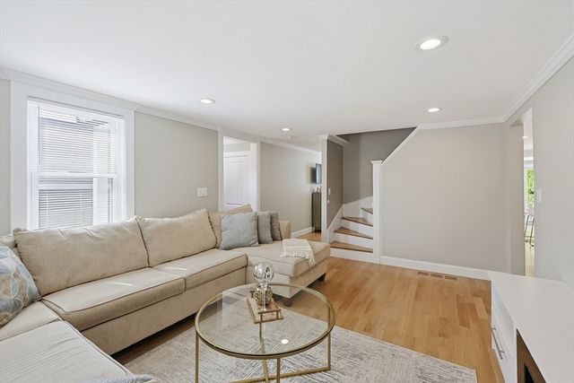 8 Woodbury Ave, Saugus, MA 01906