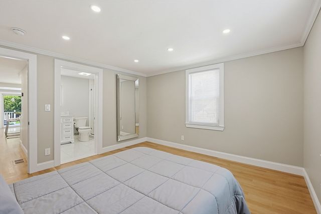 8 Woodbury Ave, Saugus, MA 01906