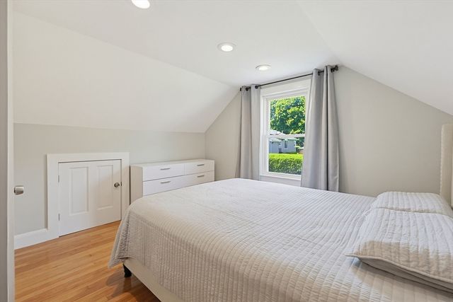 8 Woodbury Ave, Saugus, MA 01906