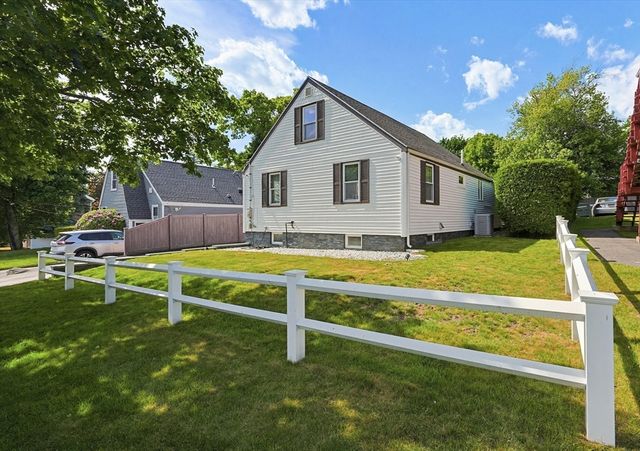 8 Woodbury Ave, Saugus, MA 01906