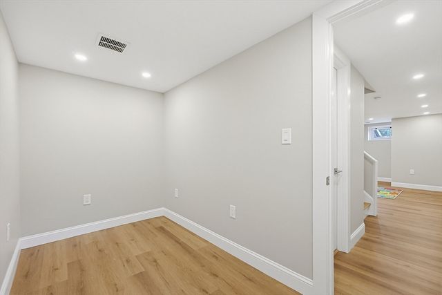 8 Woodbury Ave, Saugus, MA 01906