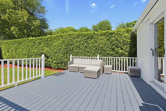 8 Woodbury Ave, Saugus, MA 01906