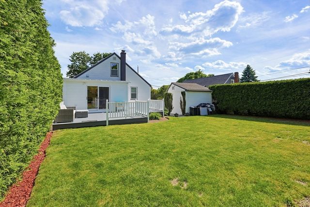 8 Woodbury Ave, Saugus, MA 01906