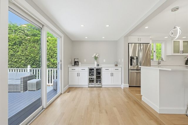 8 Woodbury Ave, Saugus, MA 01906