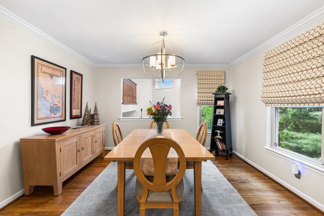 2114 GREENBRIER DR, Villanova, PA 19085