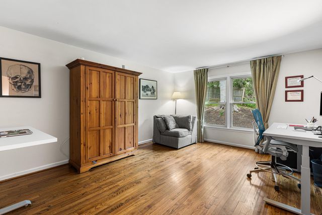 2114 GREENBRIER DR, Villanova, PA 19085