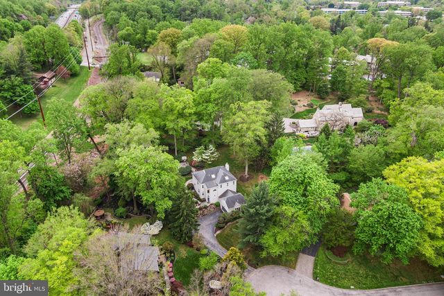 2114 GREENBRIER DR, Villanova, PA 19085