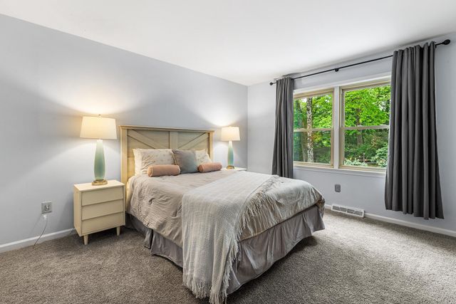 2114 GREENBRIER DR, Villanova, PA 19085