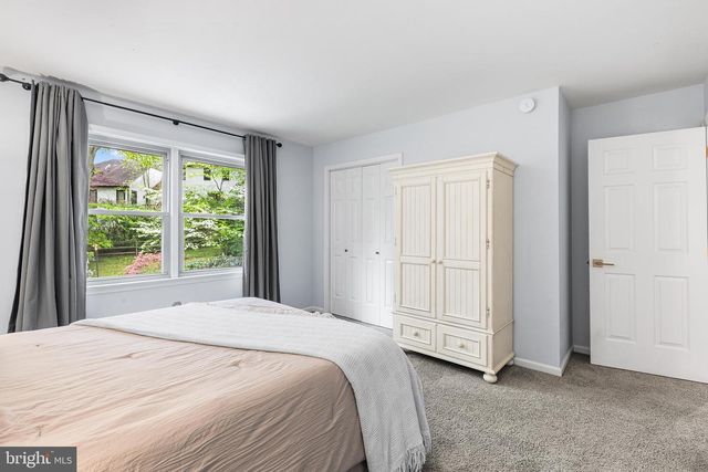 2114 GREENBRIER DR, Villanova, PA 19085