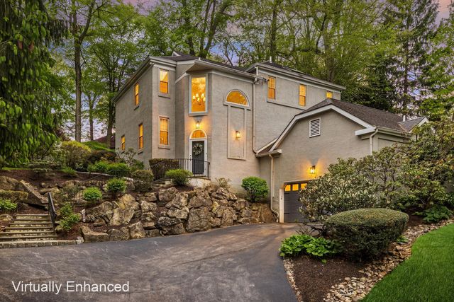 2114 GREENBRIER DR, Villanova, PA 19085