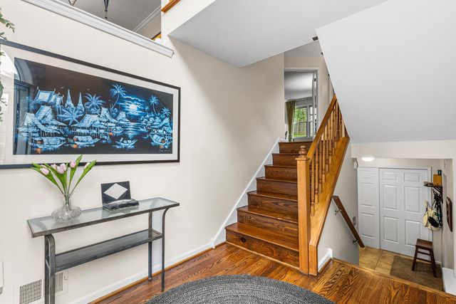 2114 GREENBRIER DR, Villanova, PA 19085