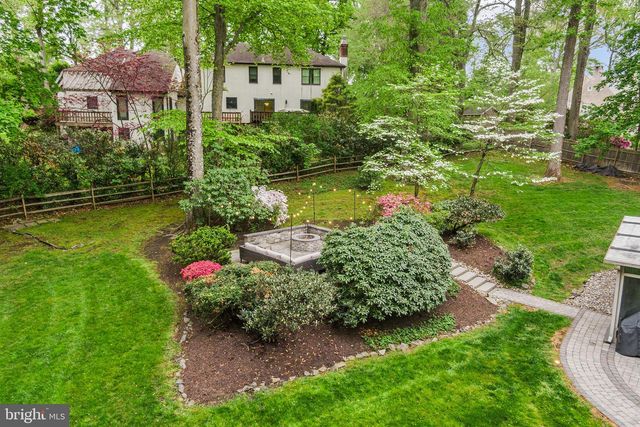 2114 GREENBRIER DR, Villanova, PA 19085