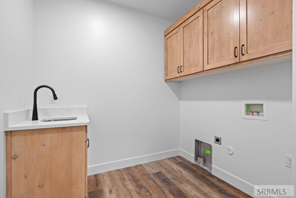 Image 10 of property listing at 97 N Hillside Road, Rigby, ID 83442