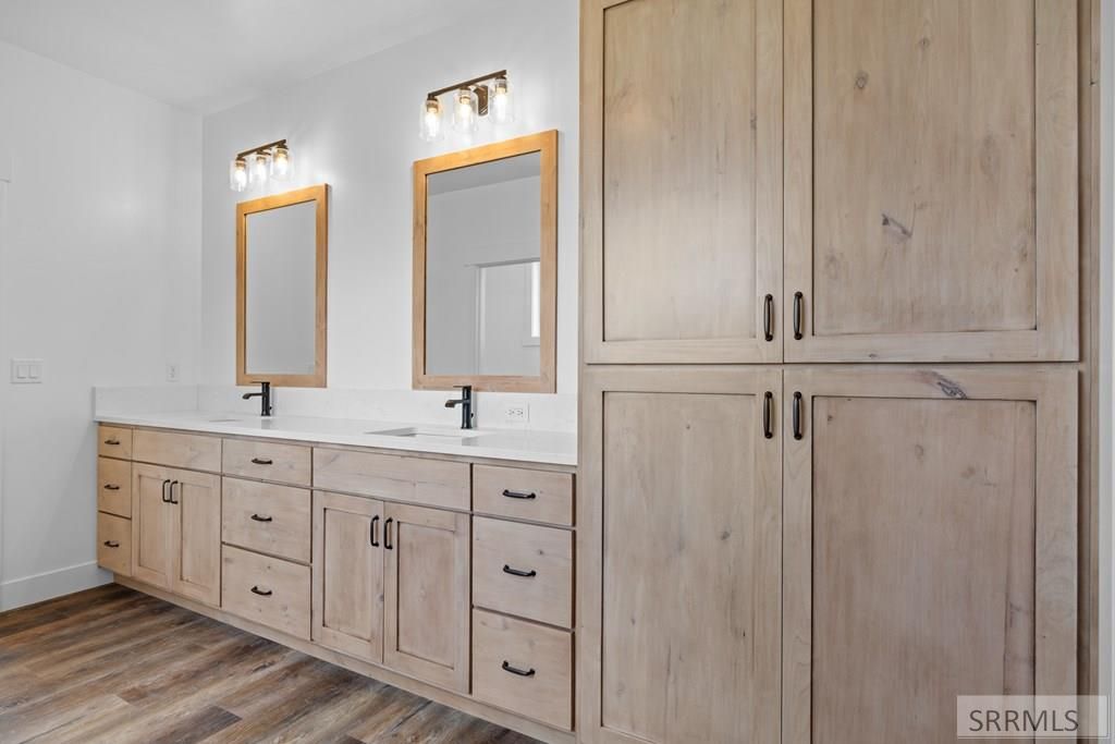 Image 27 of property listing at 97 N Hillside Road, Rigby, ID 83442