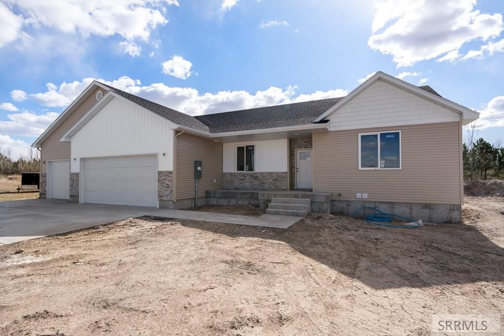 Image 3 of property listing at 97 N Hillside Road, Rigby, ID 83442