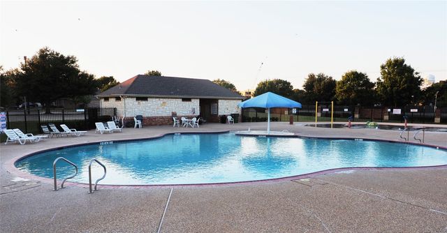 504 Bailer Drive, Crowley, TX 76036