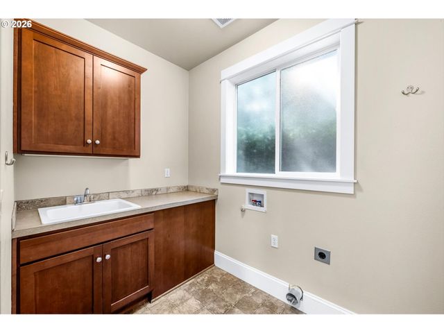 3499 Nw 112TH Pl, Portland, OR 97229