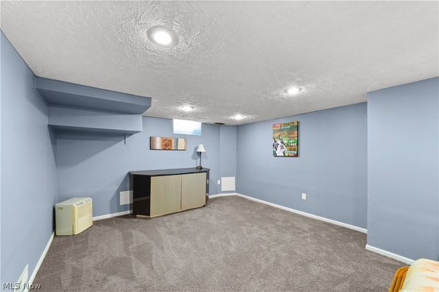 2591 Fenwick Road, University Heights, OH 44118