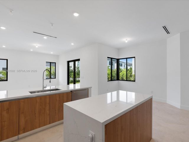 19602 NE 14 Court 0, Miami, FL 33179