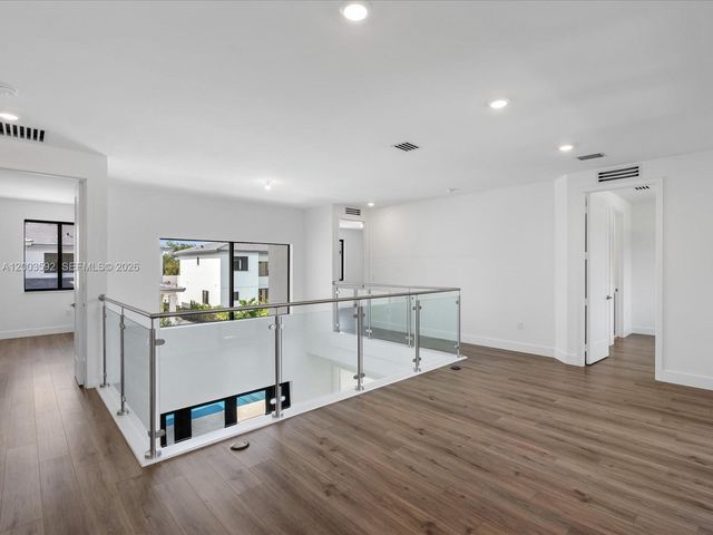 19602 NE 14 Court 0, Miami, FL 33179