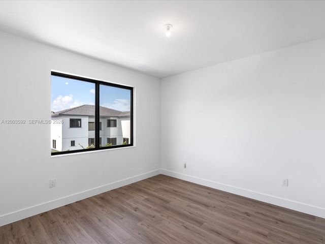 19602 NE 14 Court 0, Miami, FL 33179