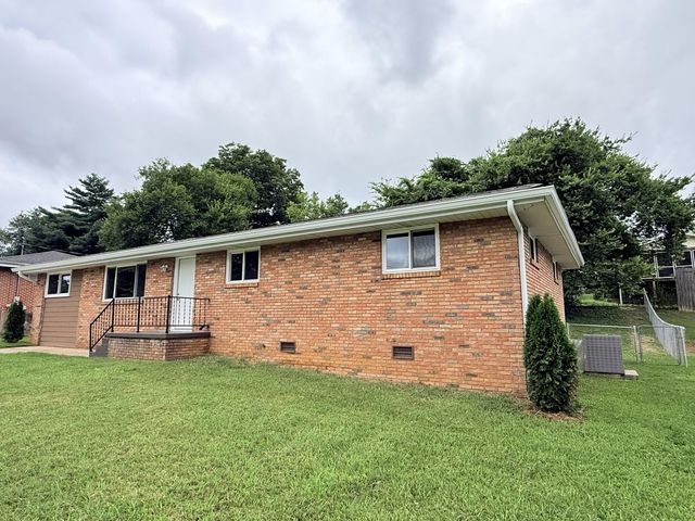 13 Phillips Drive, Fort Oglethorpe, GA 30742