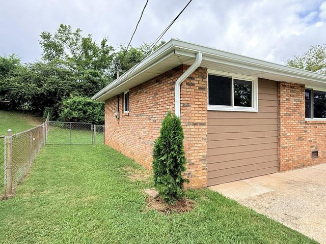13 Phillips Drive, Fort Oglethorpe, GA 30742