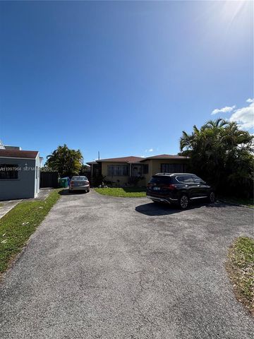 3180 SW 26th St, Miami, FL 33133