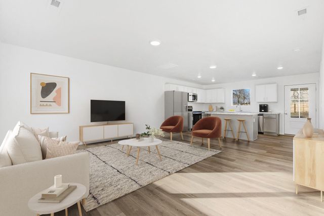 1730 N Poplar Way, Brookline, MO 65619