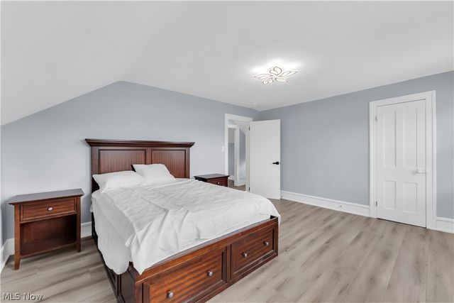 3024 Vega Avenue, Cleveland, OH 44113