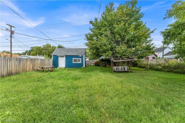 3024 Vega Avenue, Cleveland, OH 44113