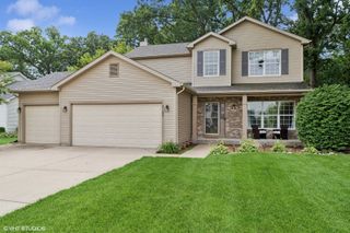 2123 Hazelwood Drive, Mchenry, IL 60051