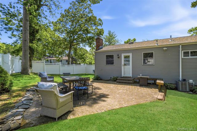 4 Olive Court, Farmingville, NY 11738