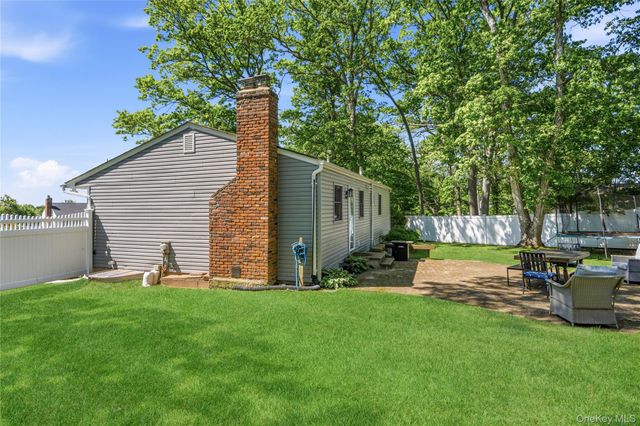4 Olive Court, Farmingville, NY 11738